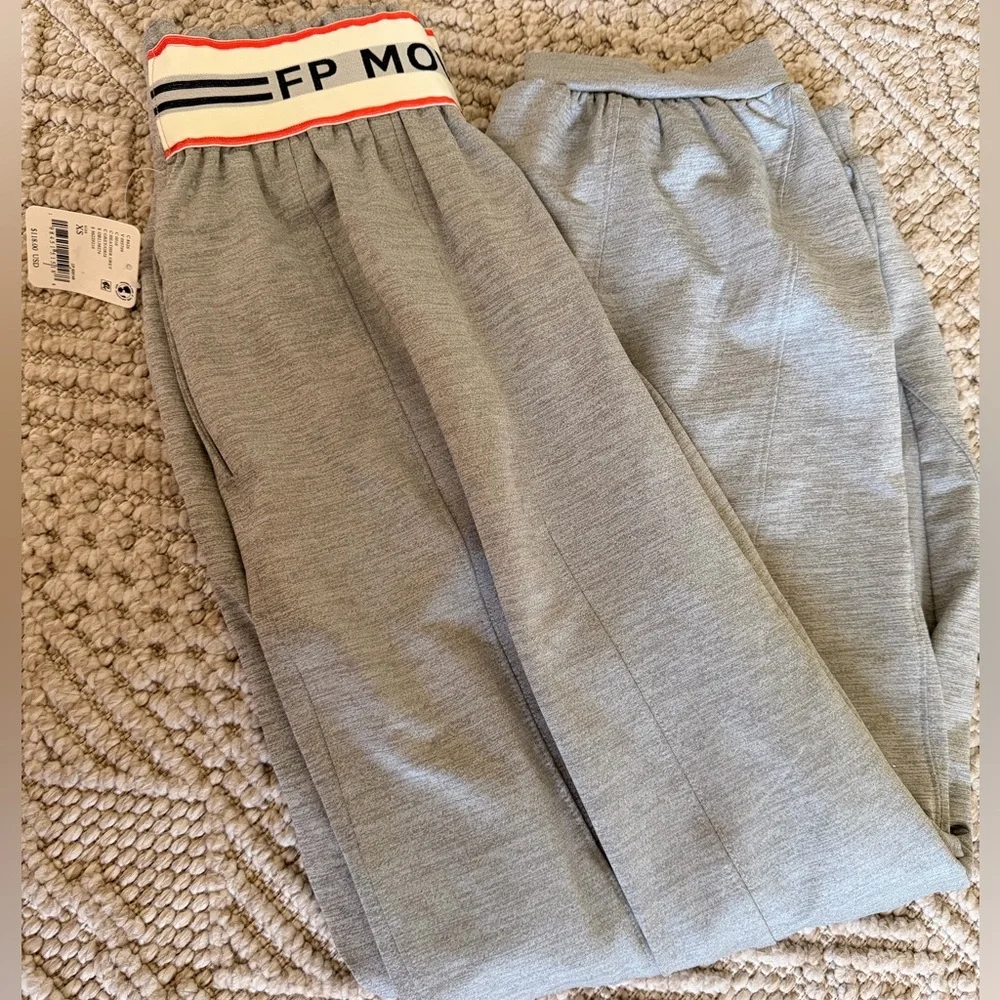 NWT Free People Movement Jumpstart Joggers in Heather grey - Picture 12 of 14